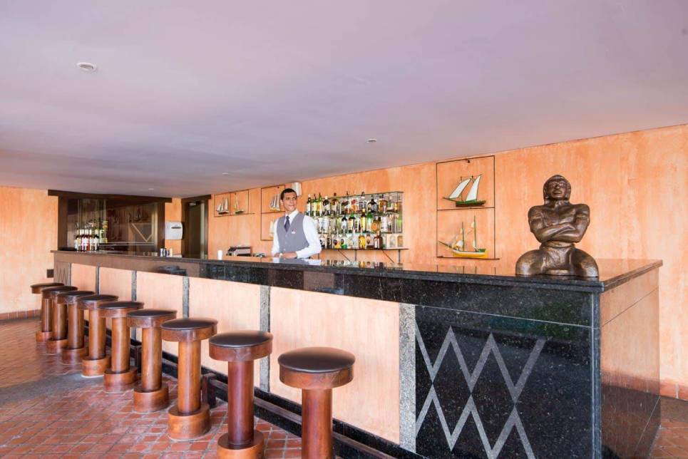 O Bar da Piscina oferece grande variedade de drinques Bar da Piscina