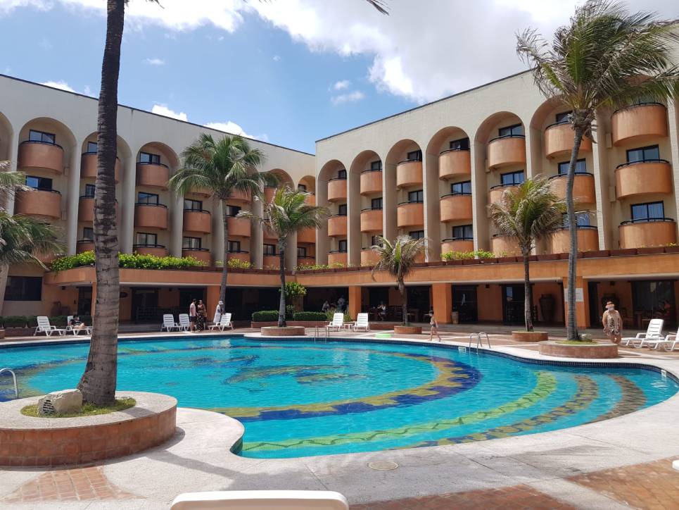 Nada melhor do que passar a tarde relaxando nessa piscina Piscina do Vila Galé Fortaleza