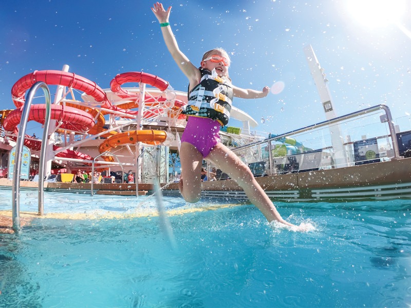 Oasis of the Seas conta com espaços interativos para bebês, crianças e jovens. Piscina infantil do cruzeiro Oasis of the Seas